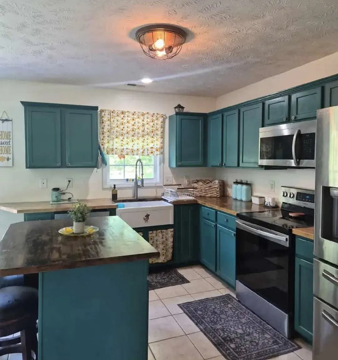 3 bed, 2313 sqft, $2,300 — Photo 2