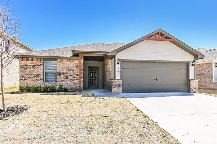 1705 Burgundy Dr