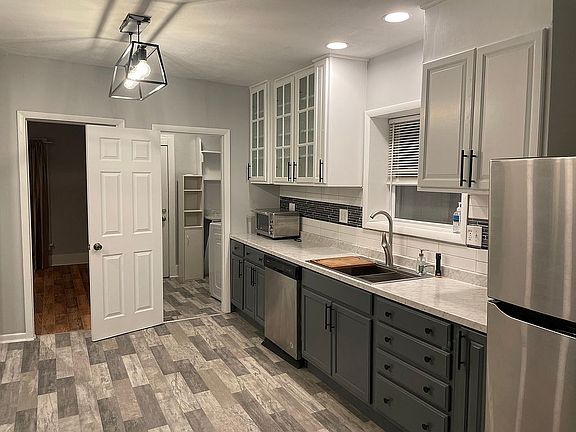 3rd image of 210 Union Ave