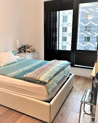 Sold by R New York | media 3