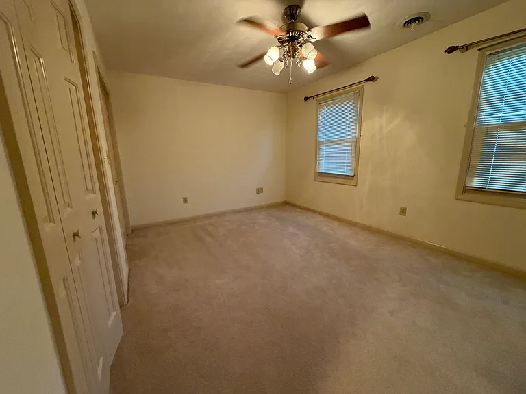 5206 Meadow Creek Dr — Photo 13