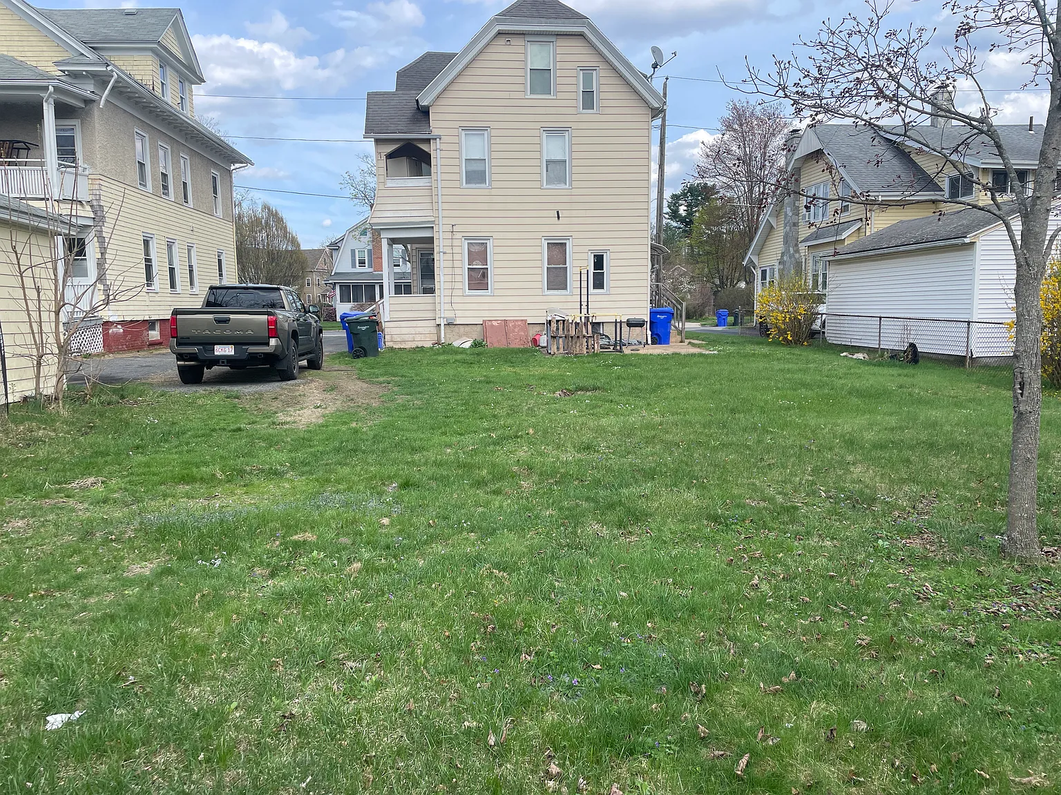 3 bed, $2,600 — Photo 2