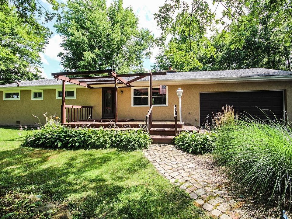 1st image of 663 Woodside Dr