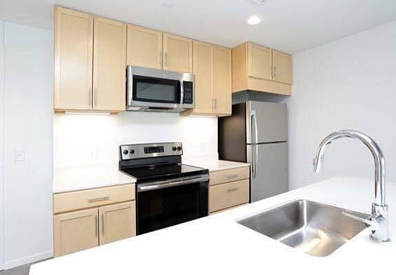 3rd image of 219 E Grand Ave APT 202