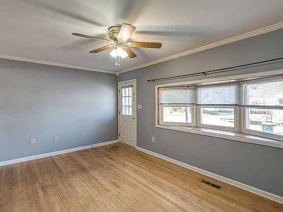 3rd image of 812 Washington Ave