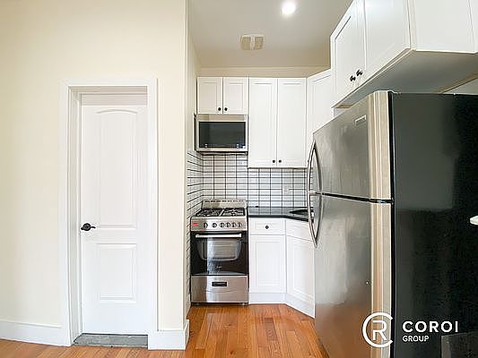 5th image of 1130 Lafayette Ave #3F