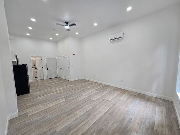 2nd image of 1521 Pine St APT 2F