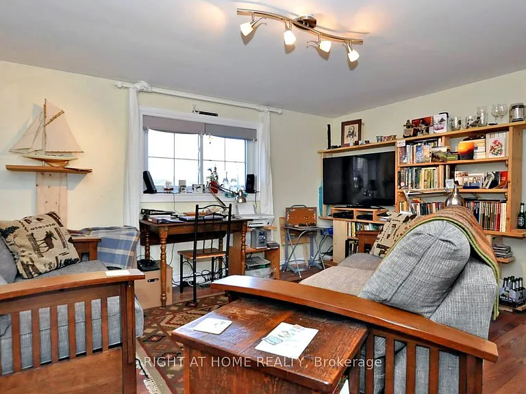 415 Lake Dr S #2 — Photo 2