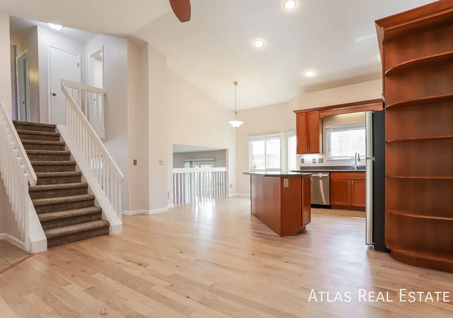 Coming Soon! Beautiful 3bd/3ba Home in Aurora's Highpoint Neighborhood — Photo 3