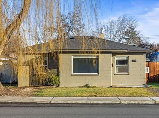 946 SW 15th St, Redmond, OR 97756