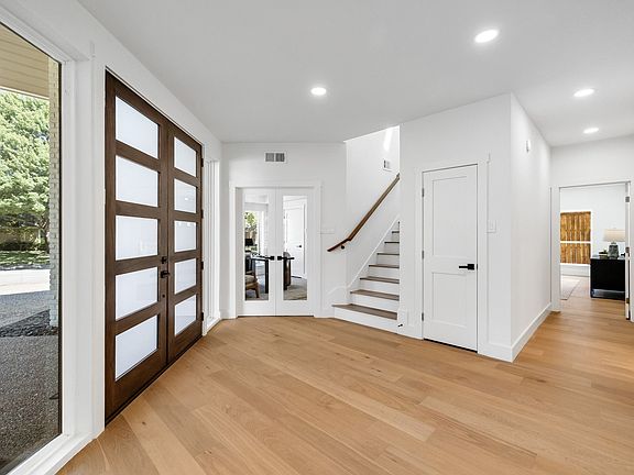 5th image of 4402 Briargrove Ln