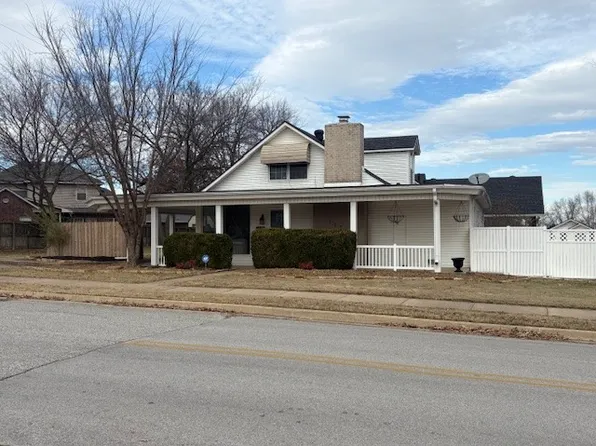 1153 N West End St, Springdale, AR 72764