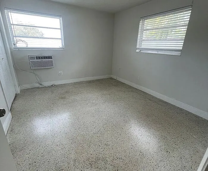 70 SW 30th Ave #12 — Photo 9