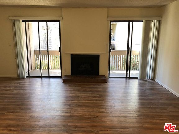 4th image of 15207 Magnolia Blvd Unit 132