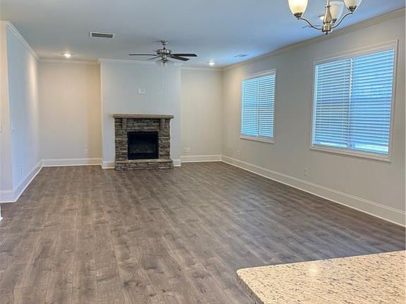 3rd image of 630 Garnet Dr