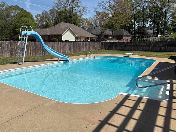 2nd image of 600 River Oaks Blvd