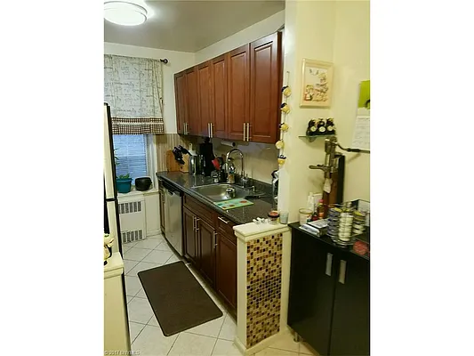 Sold by Starealty Estate LLC | media 9