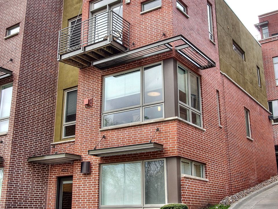 1st image of 4532 J C Nichols Pkwy