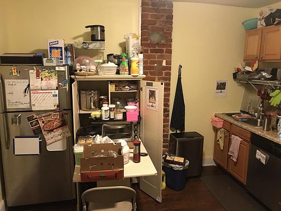2nd image of 1104 W Marshall St #B