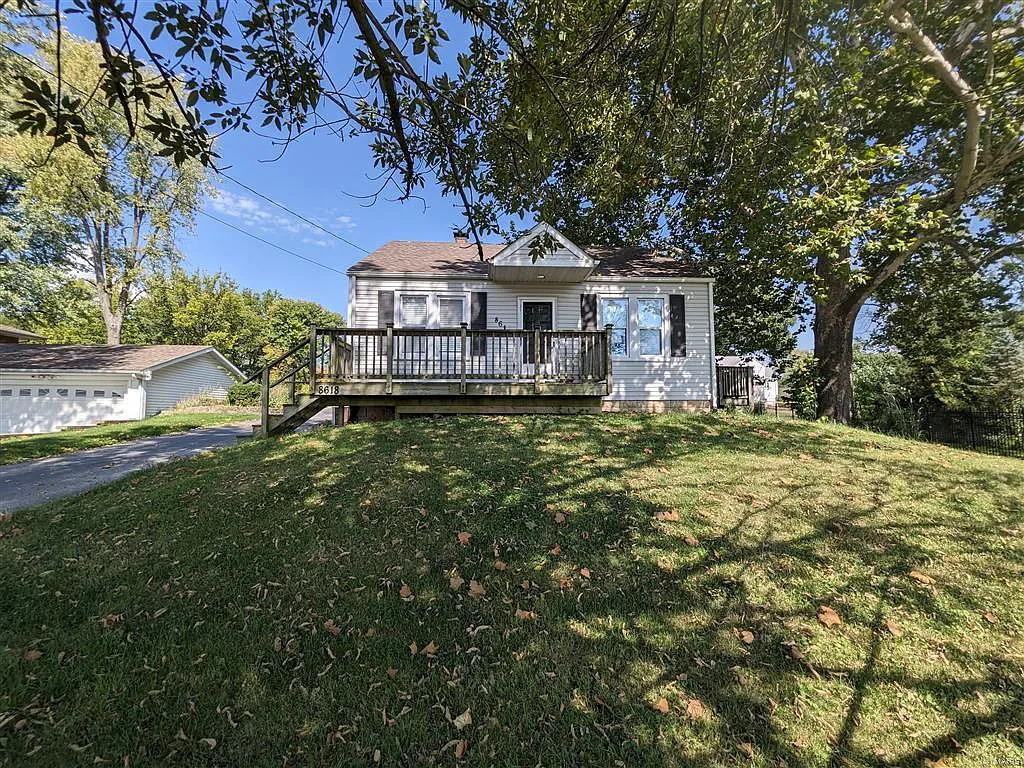 8618 Le Pere School Rd photo 1