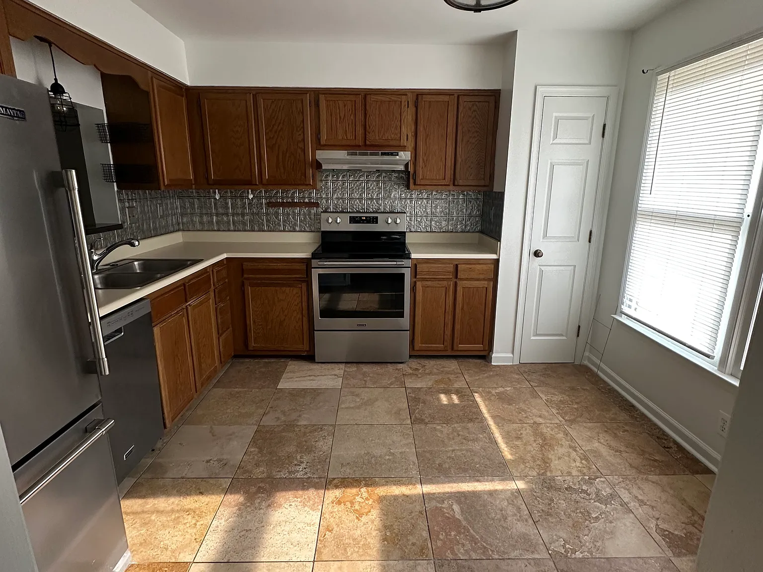 4395 Baylor St — Photo 3