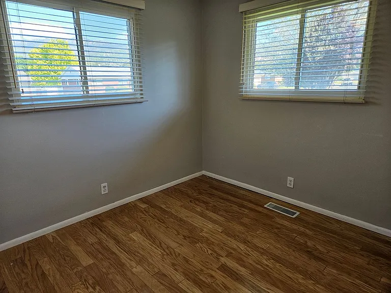 435 W 1250 S — Photo 9