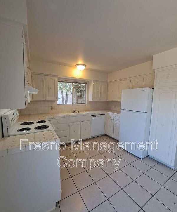 1st image of 136 W Dayton Ave