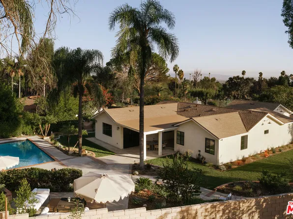 1211 E Palm St, Altadena, CA 91001