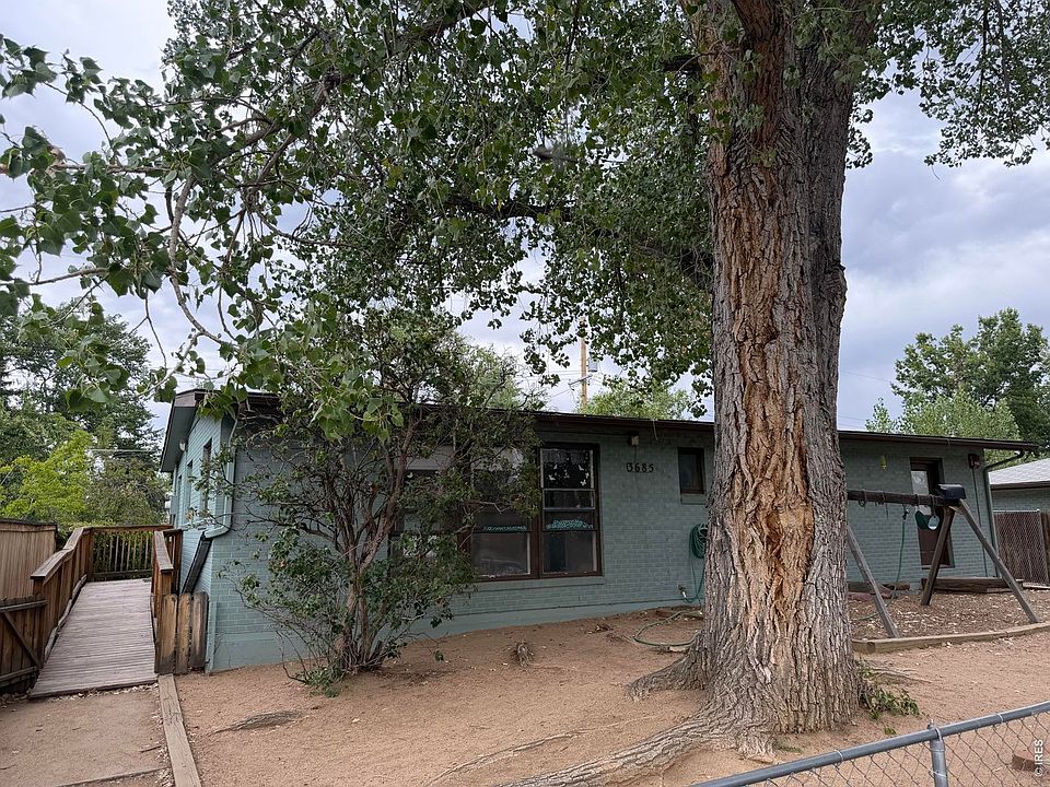 1st image of 3685 Martin Dr