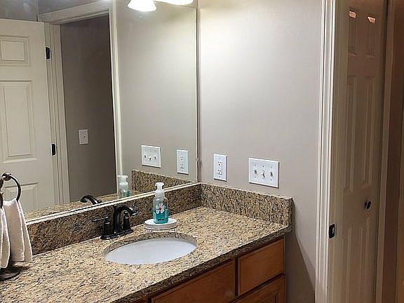 5th image of 55145 Huckleberry Dr