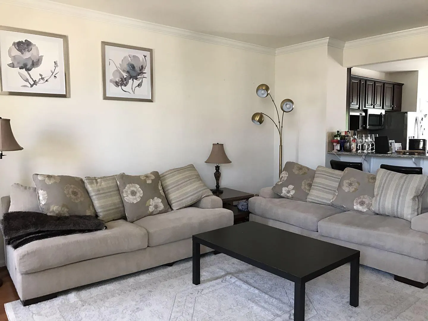 3 bed, 2.5 bath, 2200 sqft, $2,700 — Photo 4