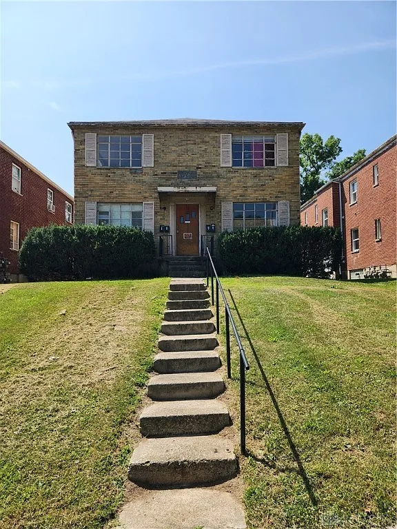 212 E Bruce Ave photo 1