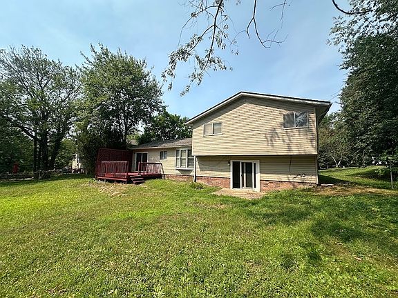 2nd image of 33365 Rockford Dr