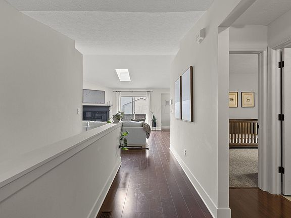 4th image of 9133 Longstone Dr