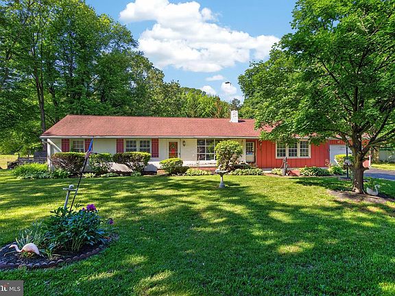3rd image of 352 Pughtown Rd