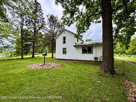 3rd image of 5447 Woods Rd