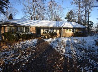 765 Youngs Hill Rd, Easton, PA 18040