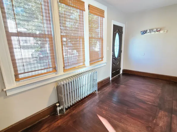 1511 40th Street image 2 of 22