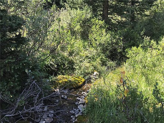 3rd image of 2487 River Dr