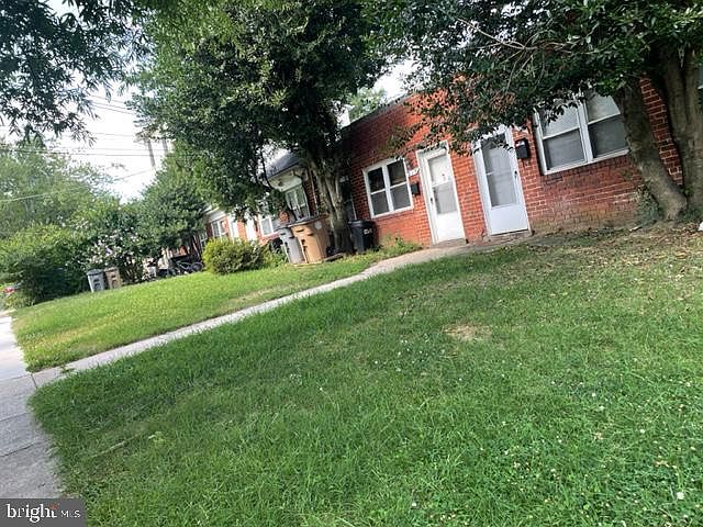 1st image of 215 N Adams St