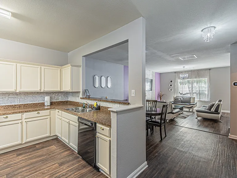1313 Briercrest Dr — Photo 42