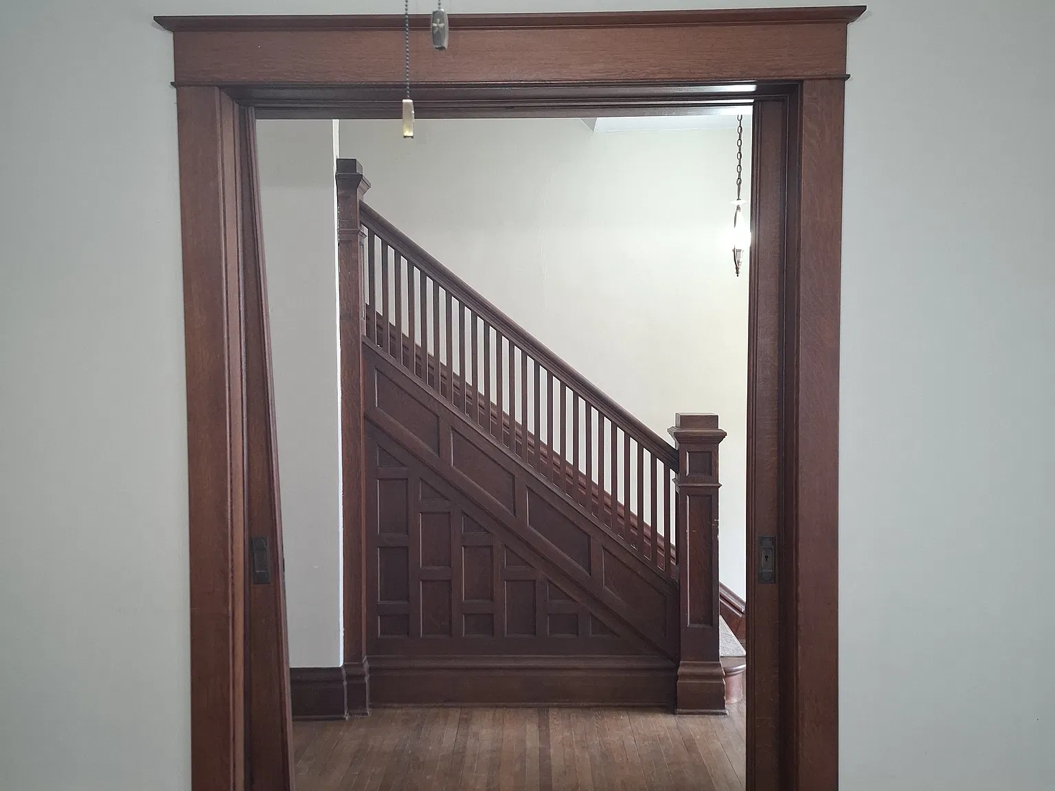 3 bed, 1.5 bath, 2065 sqft, $1,800 — Photo 3
