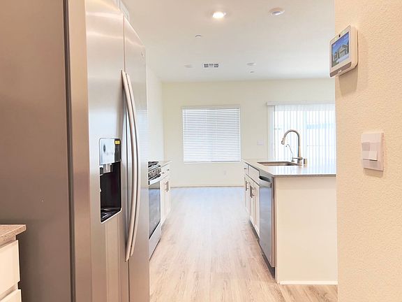 4th image of 4734 Arctic Cliffs Ave