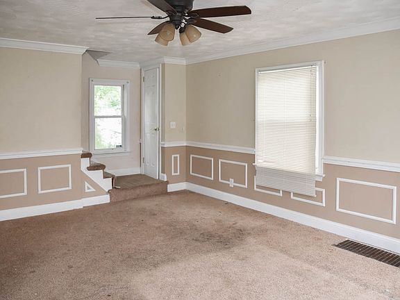 2nd image of 994 Greenwood Ave