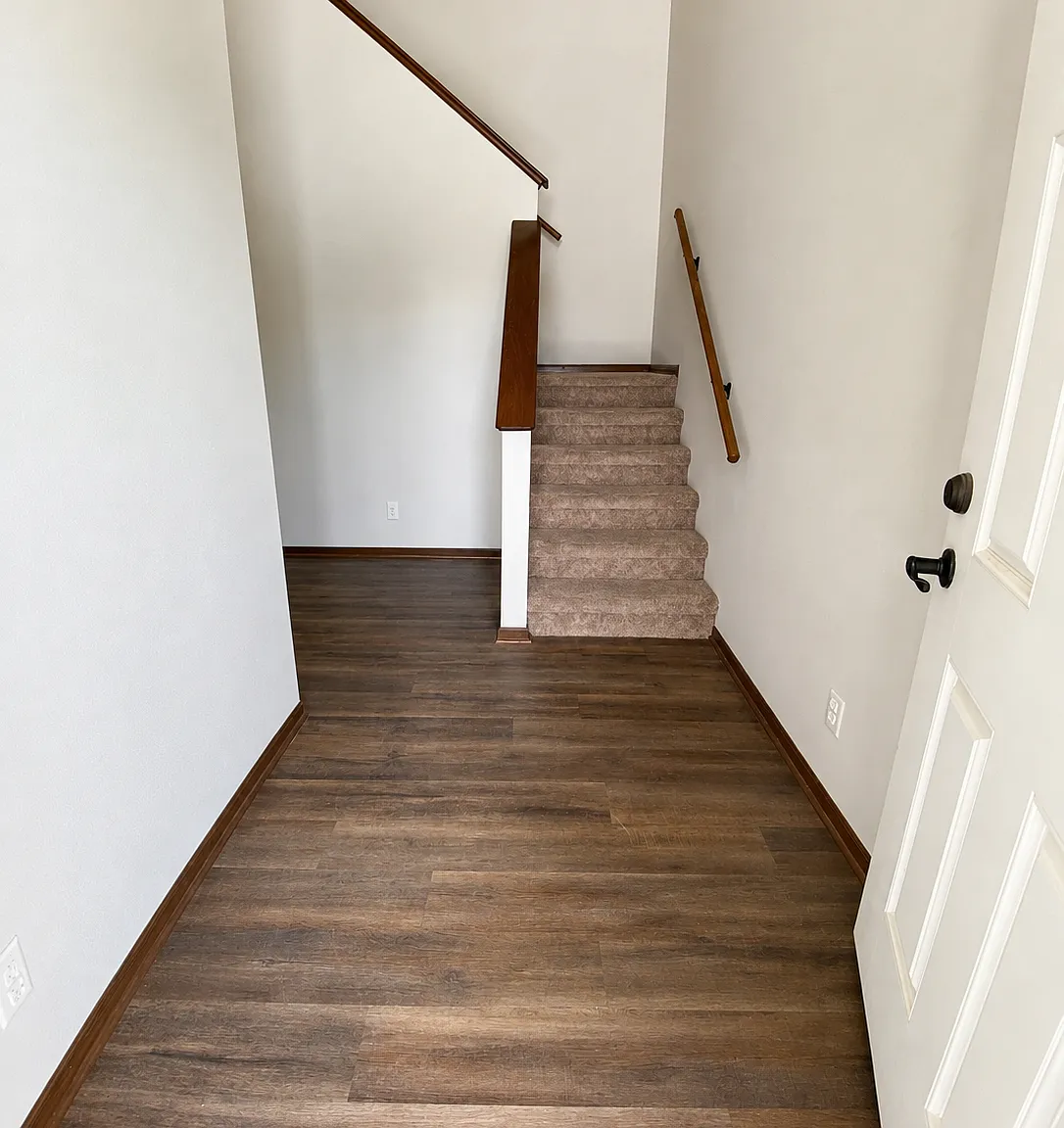 3 bed, 2.5 bath, 1739 sqft, $1,945 — Photo 3