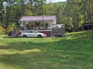 1680 Packs Branch Rd, Mount Hope, WV 25880
