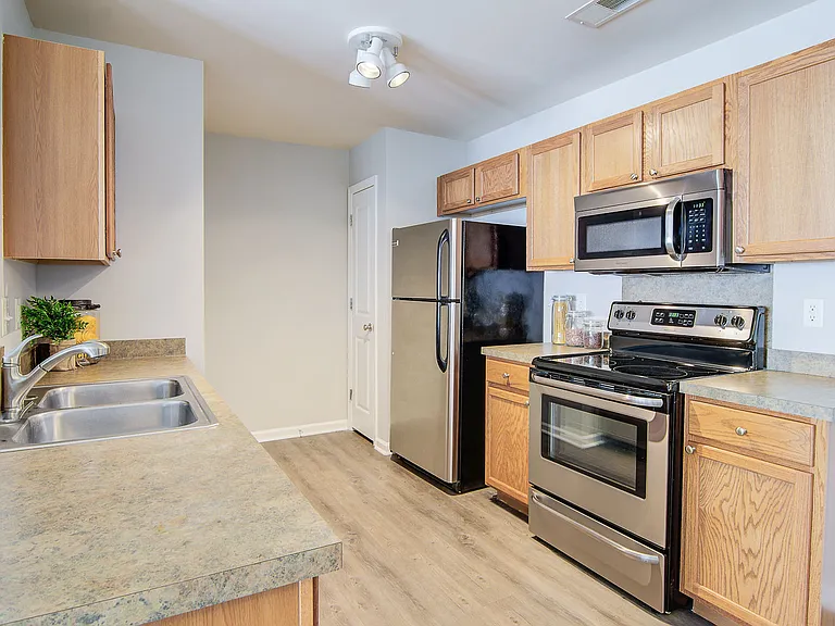 1801 Haddon Hall Dr — Photo 1