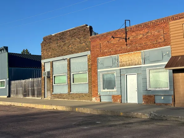 211 Main St, Colome, SD 57528