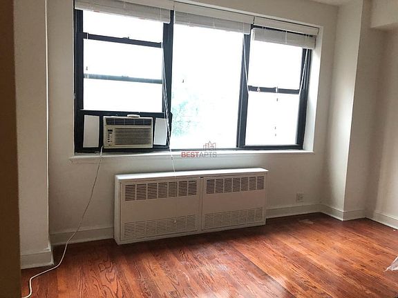 4th image of 330 E 43rd St APT 502