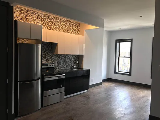 Rented by Premier Metro Realty Corp | media 27